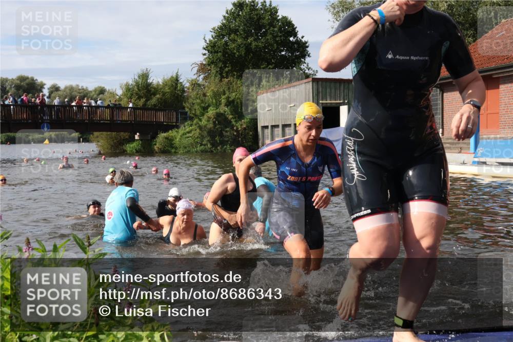 31.08.2025 - Elbe Triathlon Hamburg Luisa Fischer http://msf.ph/oto/8686343 31.08.2025 10:44:00 Schwimmen 1356, 1360, 1361, 1362, 1396, 1406, 1430, 1467, 1497, 1500, 1502 meine-sportfotos.de