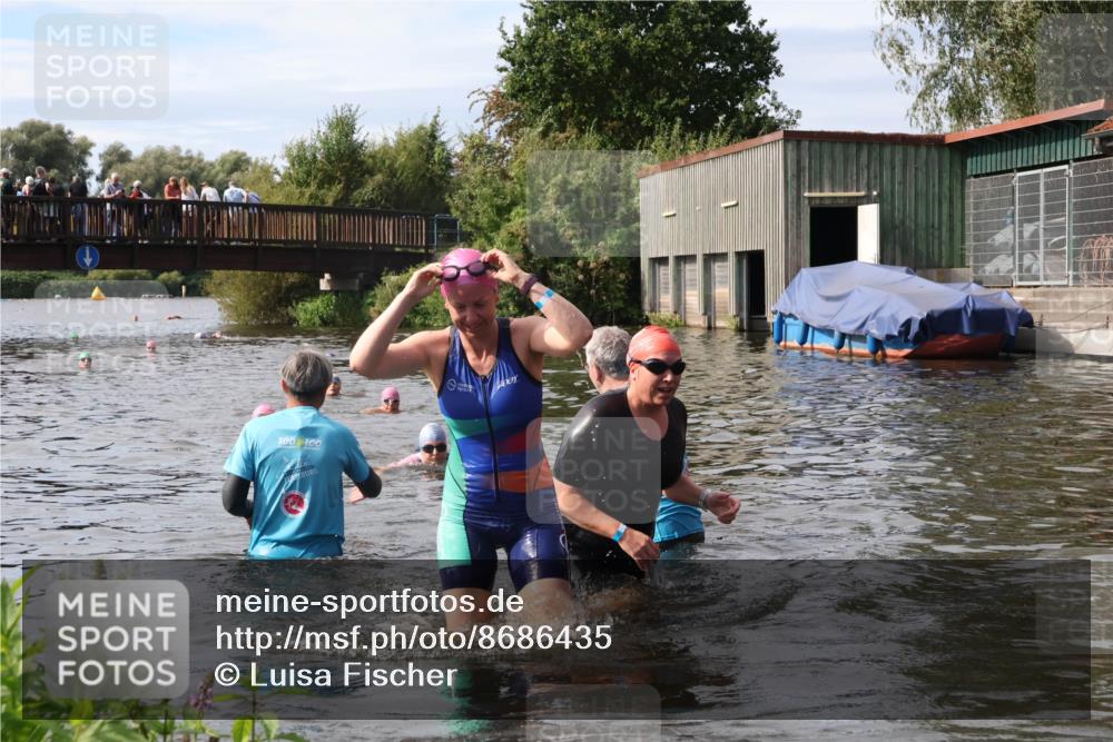 31.08.2025 - Elbe Triathlon Hamburg Luisa Fischer http://msf.ph/oto/8686435 31.08.2025 10:45:28 Schwimmen 1402, 1447 meine-sportfotos.de