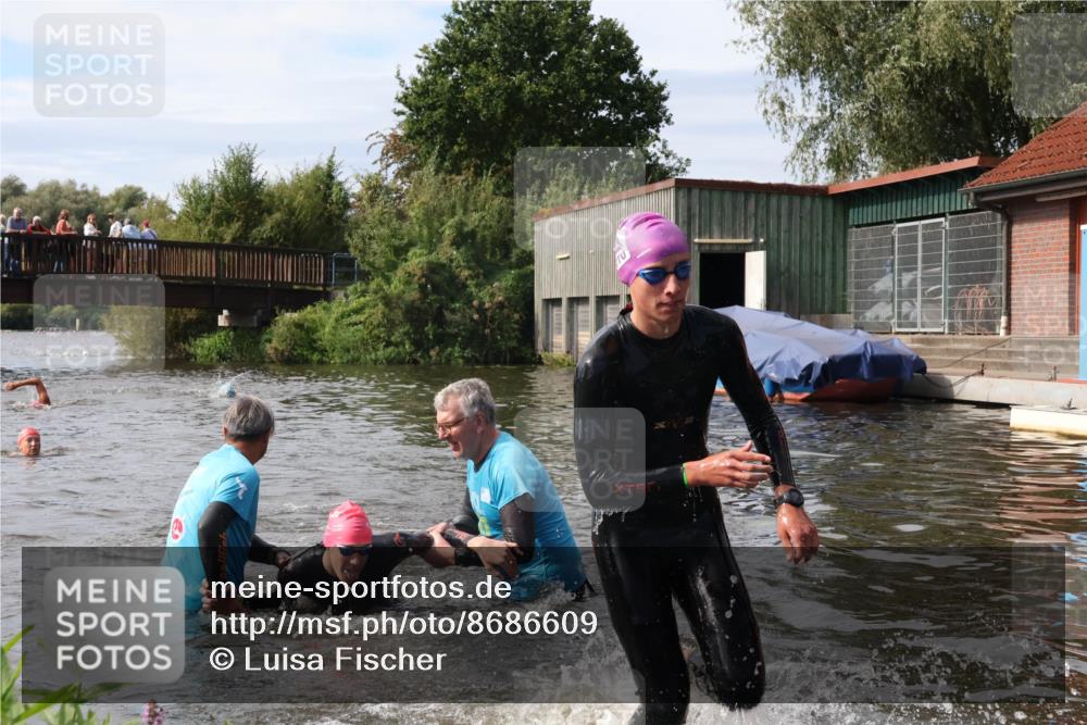 31.08.2025 - Elbe Triathlon Hamburg Luisa Fischer http://msf.ph/oto/8686609 31.08.2025 10:47:16 Schwimmen 1599, 1600 meine-sportfotos.de