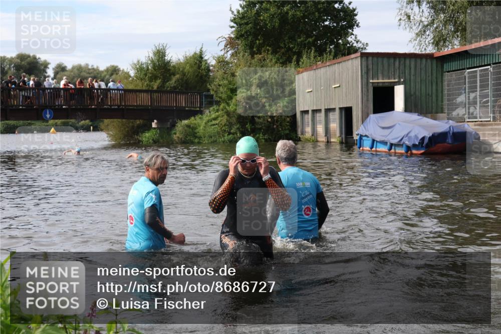 31.08.2025 - Elbe Triathlon Hamburg Luisa Fischer http://msf.ph/oto/8686727 31.08.2025 10:48:19 Schwimmen 1523, 1575, 1615 meine-sportfotos.de