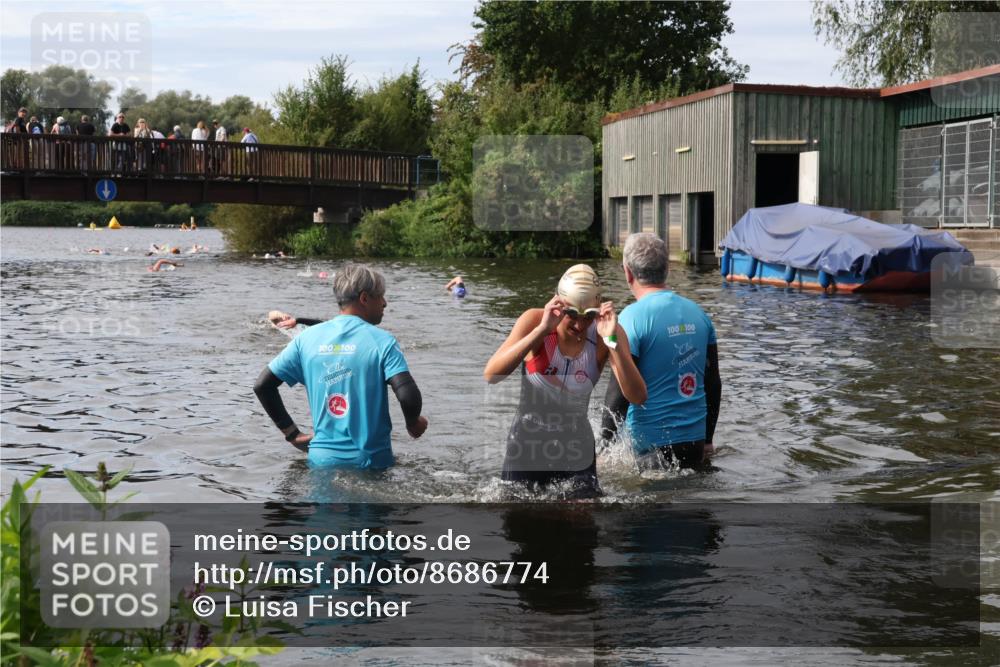 31.08.2025 - Elbe Triathlon Hamburg Luisa Fischer http://msf.ph/oto/8686774 31.08.2025 10:49:37 Schwimmen 1612 meine-sportfotos.de