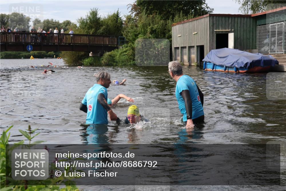 31.08.2025 - Elbe Triathlon Hamburg Luisa Fischer http://msf.ph/oto/8686792 31.08.2025 10:49:45 Schwimmen 1542, 1604 meine-sportfotos.de