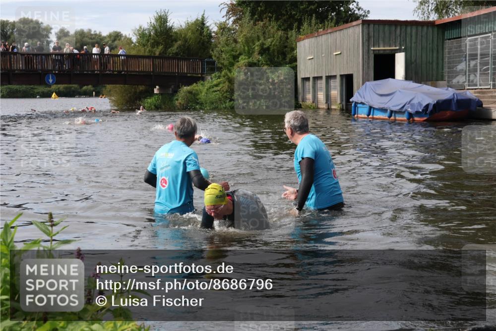 31.08.2025 - Elbe Triathlon Hamburg Luisa Fischer http://msf.ph/oto/8686796 31.08.2025 10:49:46 Schwimmen 1542, 1604 meine-sportfotos.de