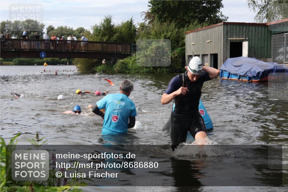 31.08.2025 - Elbe Triathlon Hamburg Luisa Fischer http://msf.ph/oto/8686880 31.08.2025 10:50:36 Schwimmen 1576, 1584, 1609 meine-sportfotos.de