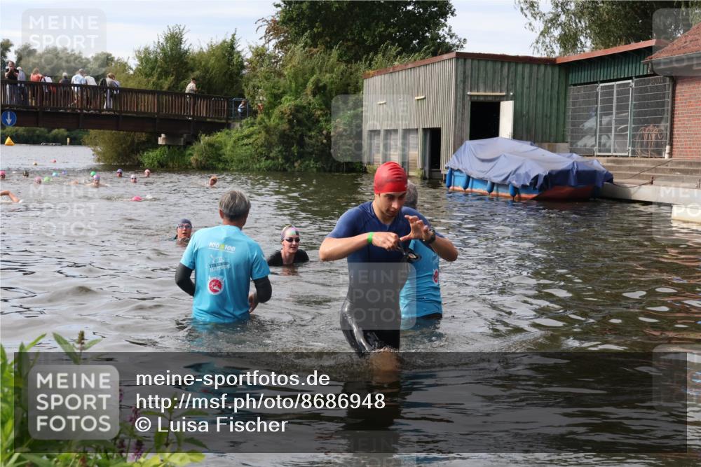 31.08.2025 - Elbe Triathlon Hamburg Luisa Fischer http://msf.ph/oto/8686948 31.08.2025 10:51:21 Schwimmen 1592 meine-sportfotos.de