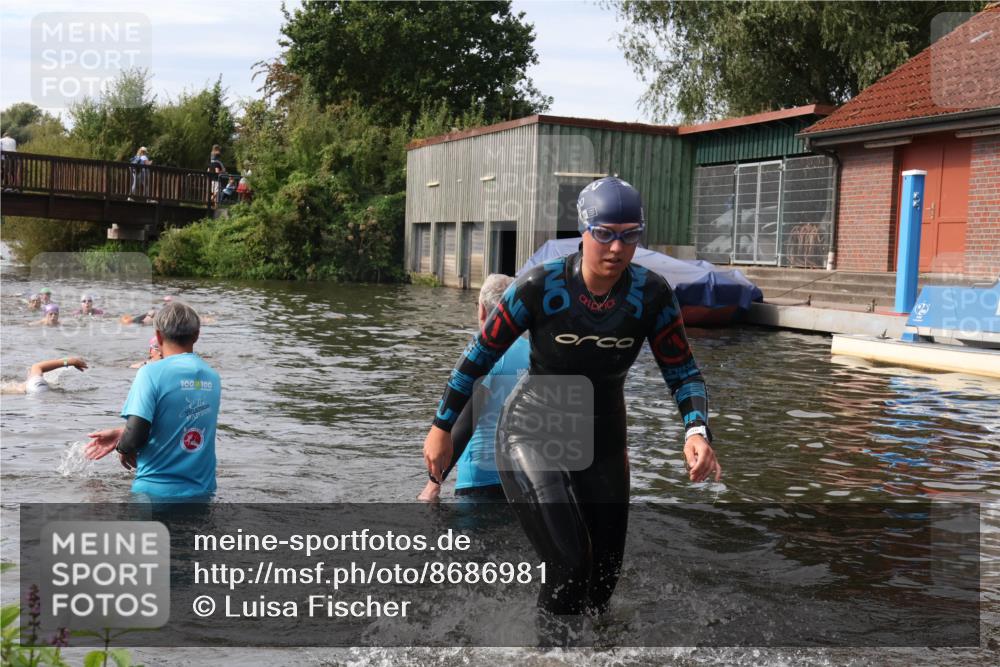 31.08.2025 - Elbe Triathlon Hamburg Luisa Fischer http://msf.ph/oto/8686981 31.08.2025 10:51:34 Schwimmen 1531, 1556 meine-sportfotos.de