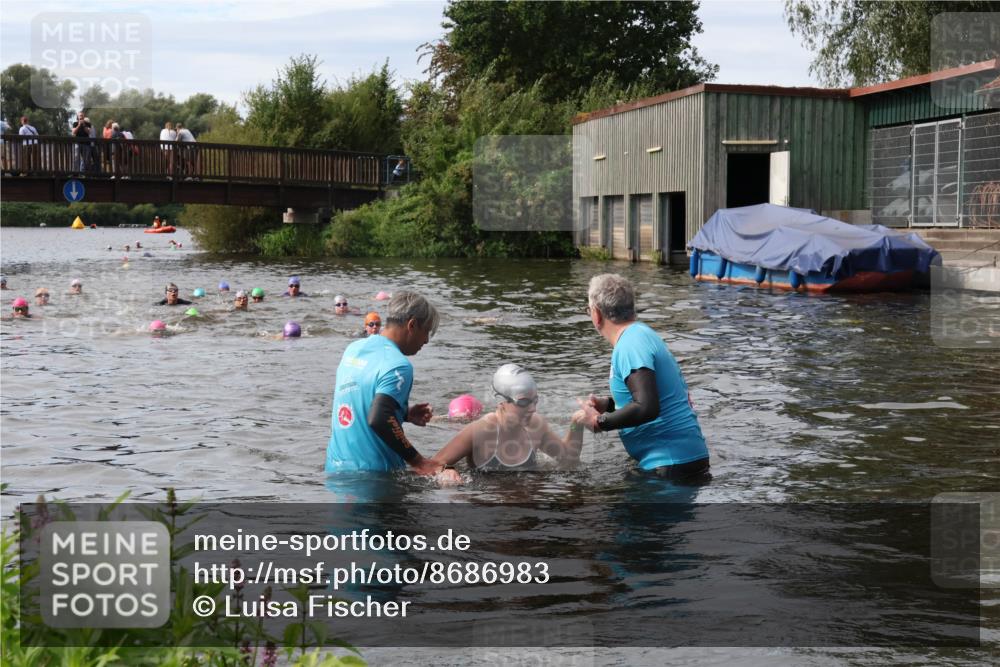 31.08.2025 - Elbe Triathlon Hamburg Luisa Fischer http://msf.ph/oto/8686983 31.08.2025 10:51:42 Schwimmen 1553, 1618 meine-sportfotos.de