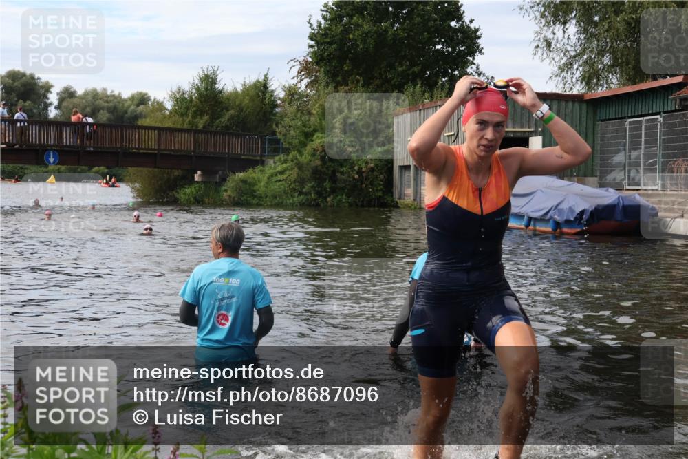 31.08.2025 - Elbe Triathlon Hamburg Luisa Fischer http://msf.ph/oto/8687096 31.08.2025 10:52:44 Schwimmen 1587 meine-sportfotos.de