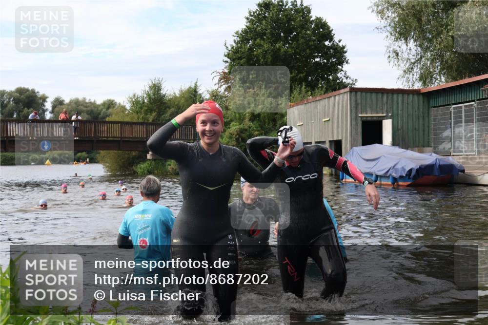 31.08.2025 - Elbe Triathlon Hamburg Luisa Fischer http://msf.ph/oto/8687202 31.08.2025 10:54:39 Schwimmen 1509, 1520, 1524, 1590 meine-sportfotos.de