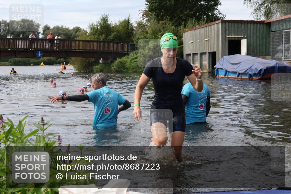 31.08.2025 - Elbe Triathlon Hamburg Luisa Fischer http://msf.ph/oto/8687223 31.08.2025 10:54:48 Schwimmen 1524, 1554, 1590 meine-sportfotos.de