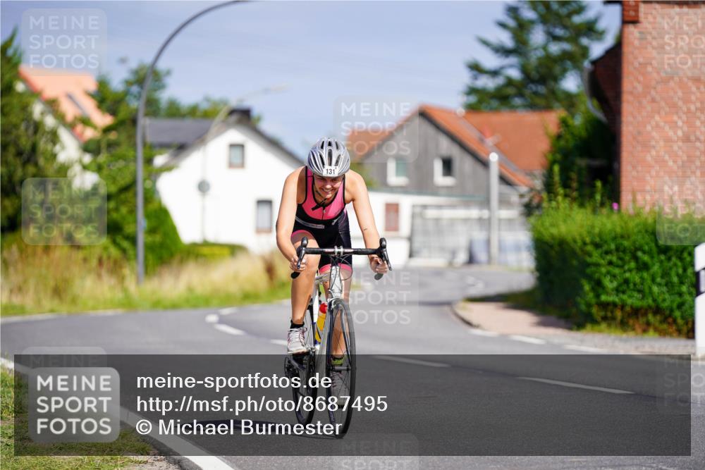 31.08.2025 - Elbe Triathlon Hamburg Michael Burmester http://msf.ph/oto/8687495 31.08.2025 15:01:27 Radfahren  meine-sportfotos.de