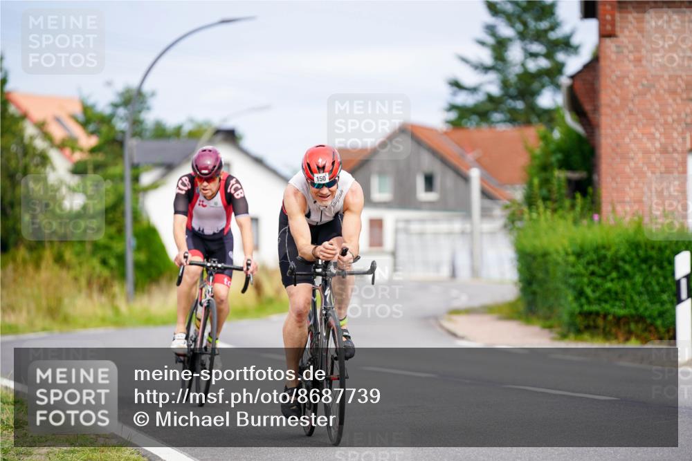 31.08.2025 - Elbe Triathlon Hamburg Michael Burmester http://msf.ph/oto/8687739 31.08.2025 15:21:24 Radfahren  meine-sportfotos.de