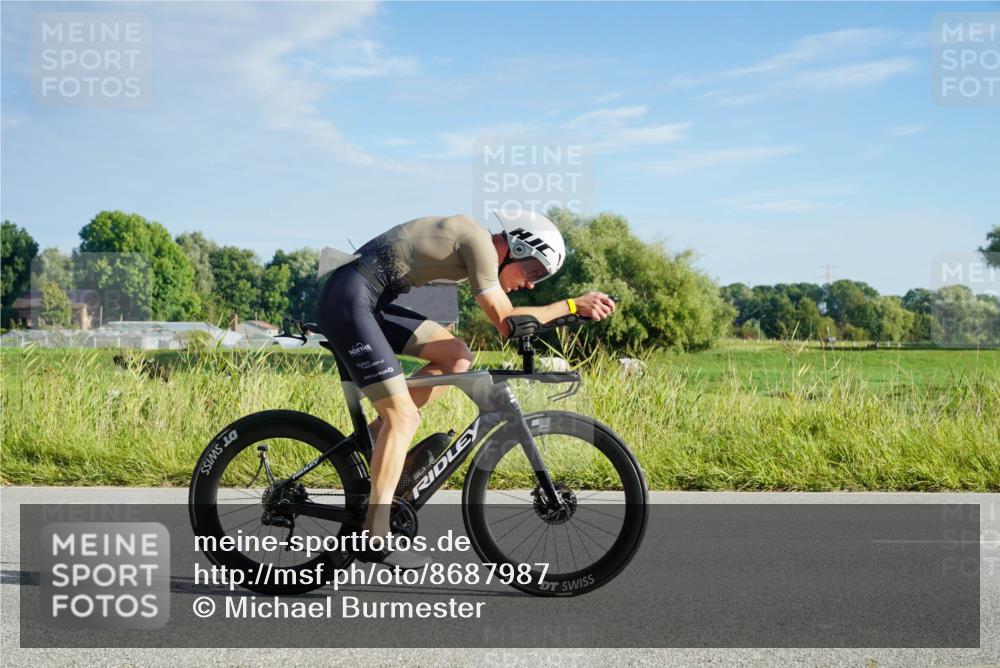 31.08.2025 - Elbe Triathlon Hamburg Michael Burmester http://msf.ph/oto/8687987 31.08.2025 08:37:28 Radfahren 205 meine-sportfotos.de