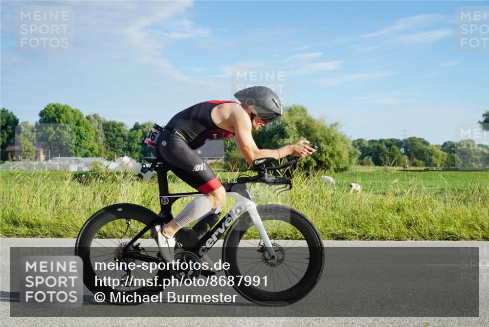 31.08.2025 - Elbe Triathlon Hamburg Michael Burmester http://msf.ph/oto/8687991 31.08.2025 08:38:03 Radfahren 186 meine-sportfotos.de