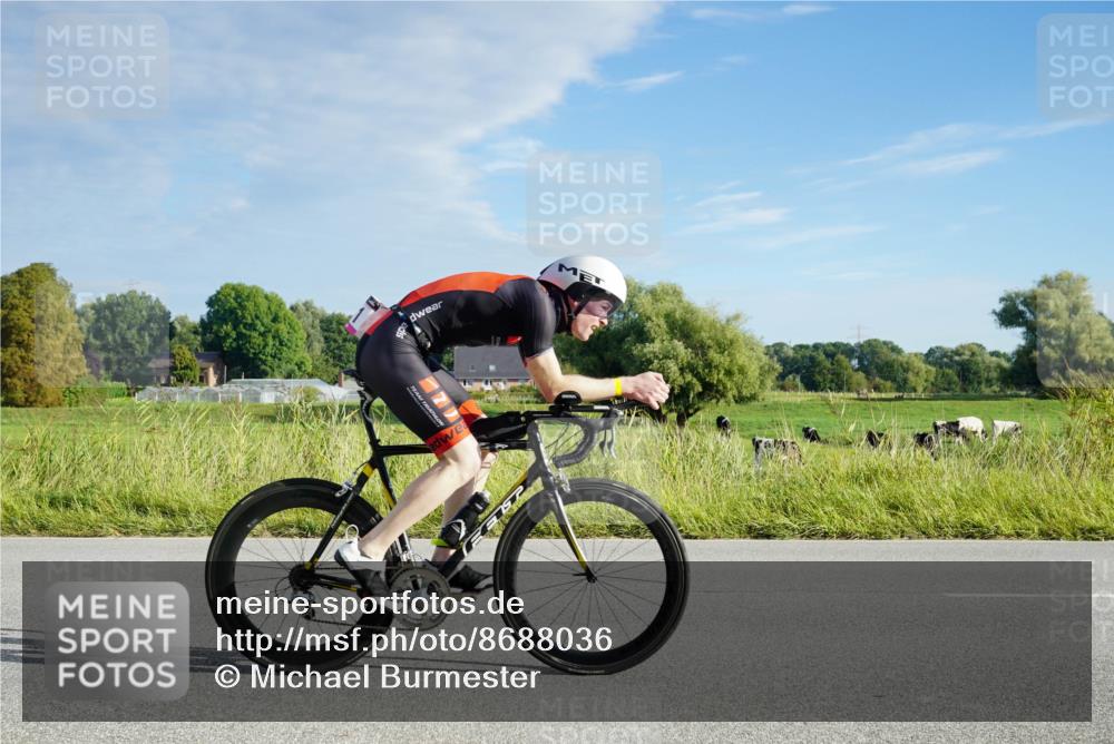 31.08.2025 - Elbe Triathlon Hamburg Michael Burmester http://msf.ph/oto/8688036 31.08.2025 08:41:07 Radfahren 208, 211 meine-sportfotos.de