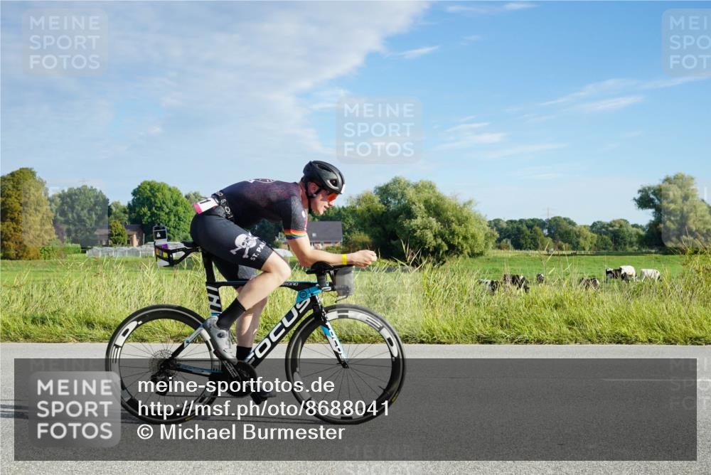 31.08.2025 - Elbe Triathlon Hamburg Michael Burmester http://msf.ph/oto/8688041 31.08.2025 08:41:22 Radfahren 169, 171 meine-sportfotos.de
