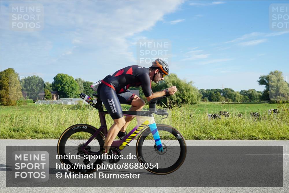 31.08.2025 - Elbe Triathlon Hamburg Michael Burmester http://msf.ph/oto/8688054 31.08.2025 08:42:20 Radfahren 166, 237 meine-sportfotos.de