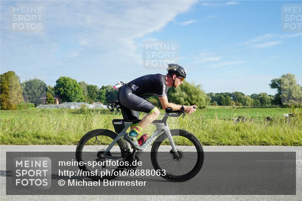 31.08.2025 - Elbe Triathlon Hamburg Michael Burmester http://msf.ph/oto/8688063 31.08.2025 08:42:51 Radfahren 231, 234 meine-sportfotos.de