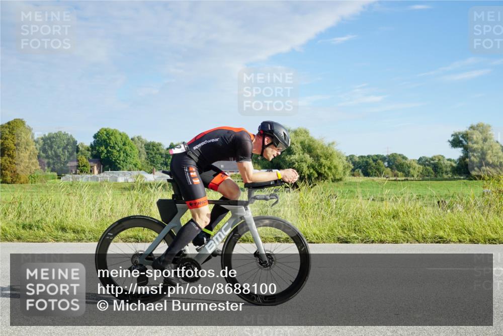 31.08.2025 - Elbe Triathlon Hamburg Michael Burmester http://msf.ph/oto/8688100 31.08.2025 08:45:26 Radfahren 212 meine-sportfotos.de