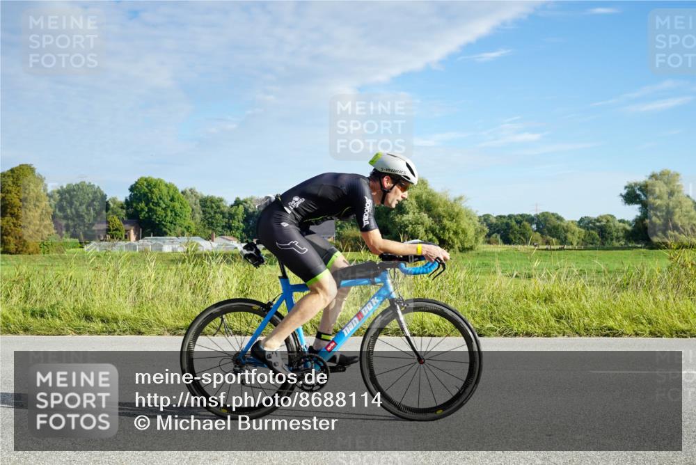 31.08.2025 - Elbe Triathlon Hamburg Michael Burmester http://msf.ph/oto/8688114 31.08.2025 08:46:37 Radfahren 233, 355 meine-sportfotos.de