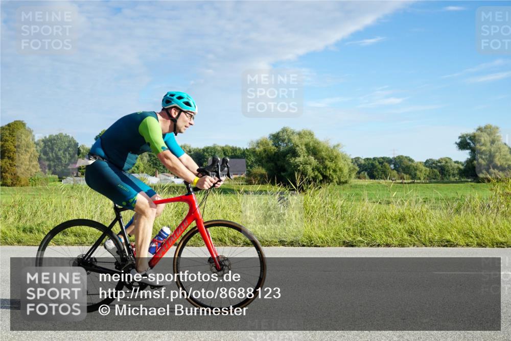 31.08.2025 - Elbe Triathlon Hamburg Michael Burmester http://msf.ph/oto/8688123 31.08.2025 08:47:28 Radfahren 206, 222 meine-sportfotos.de