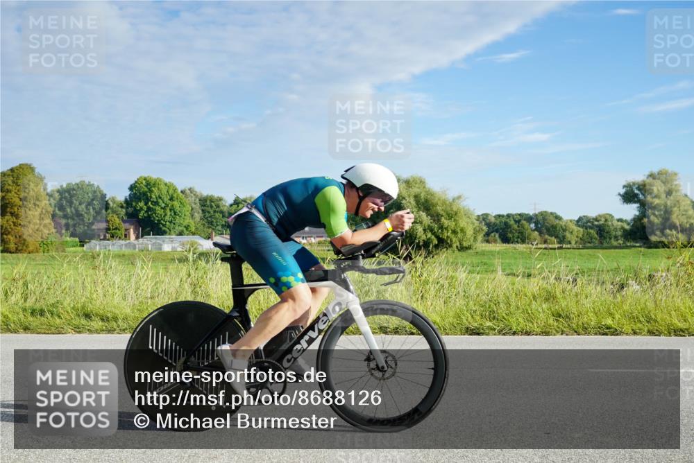 31.08.2025 - Elbe Triathlon Hamburg Michael Burmester http://msf.ph/oto/8688126 31.08.2025 08:47:55 Radfahren 221 meine-sportfotos.de