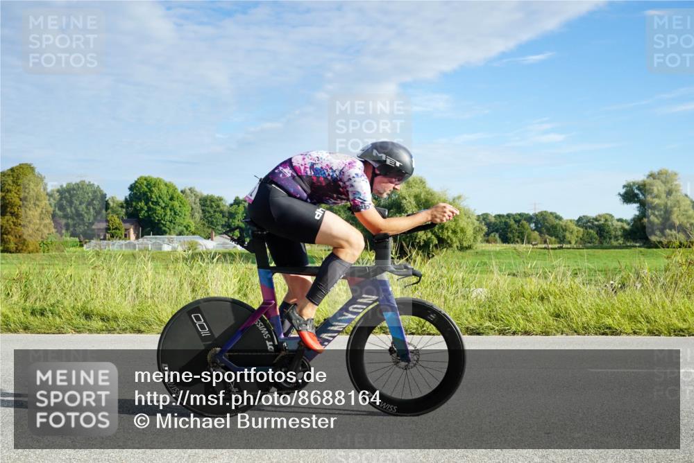 31.08.2025 - Elbe Triathlon Hamburg Michael Burmester http://msf.ph/oto/8688164 31.08.2025 08:49:37 Radfahren 312, 333 meine-sportfotos.de