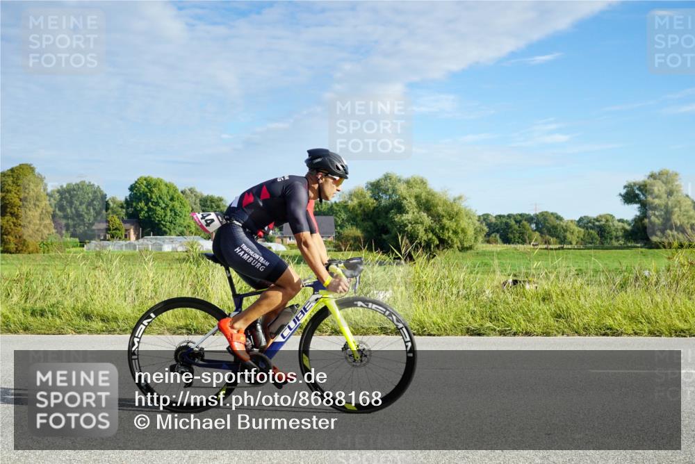 31.08.2025 - Elbe Triathlon Hamburg Michael Burmester http://msf.ph/oto/8688168 31.08.2025 08:50:02 Radfahren 244 meine-sportfotos.de