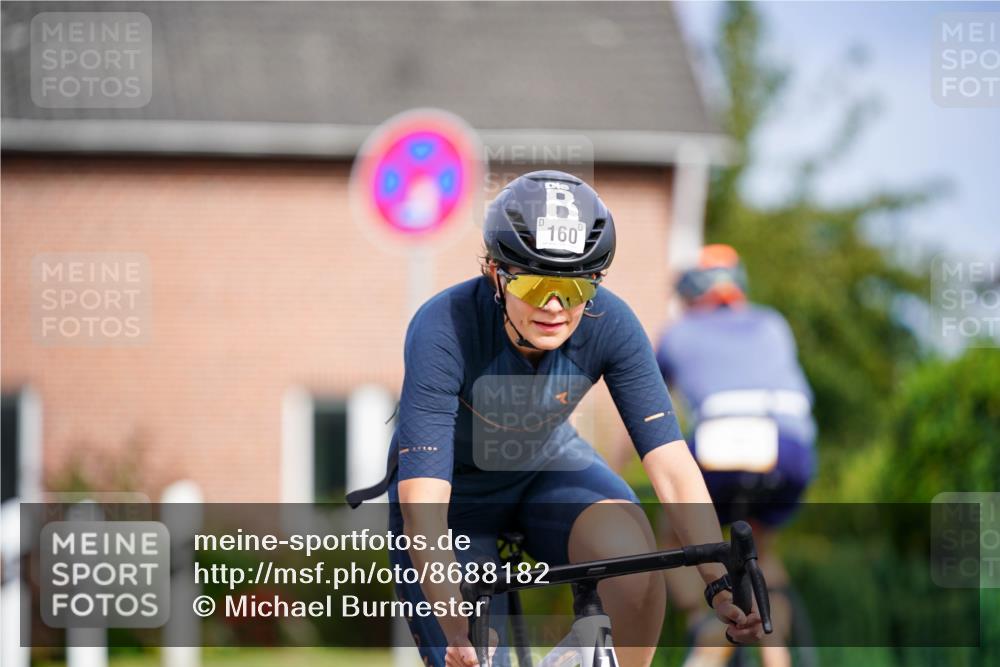 31.08.2025 - Elbe Triathlon Hamburg Michael Burmester http://msf.ph/oto/8688182 31.08.2025 15:37:08 Radfahren  meine-sportfotos.de