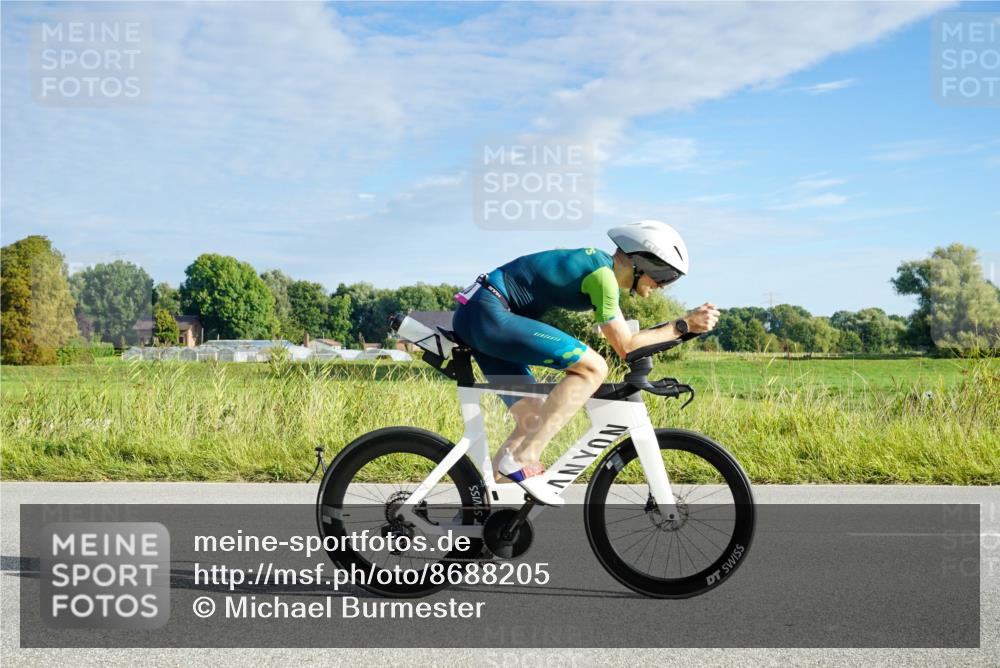 31.08.2025 - Elbe Triathlon Hamburg Michael Burmester http://msf.ph/oto/8688205 31.08.2025 08:52:10 Radfahren 220 meine-sportfotos.de