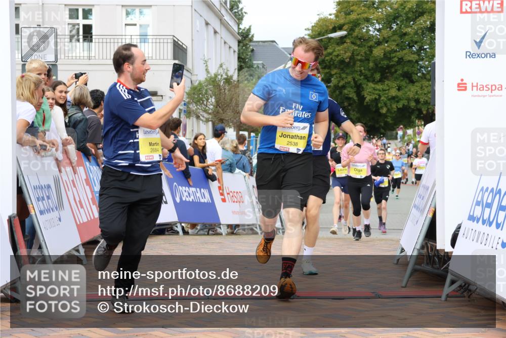 31.08.2025 - 21. Blankeneser Heldenlauf Strokosch-Dieckow http://msf.ph/oto/8688209 31.08.2025 10:29:32 Ziel 2614, 2615, 2684, 2538, 2558, 2277 meine-sportfotos.de