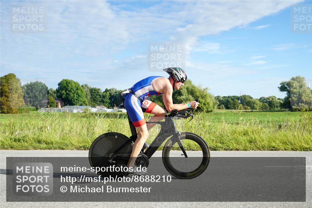 31.08.2025 - Elbe Triathlon Hamburg Michael Burmester http://msf.ph/oto/8688210 31.08.2025 08:52:33 Radfahren 300, 352 meine-sportfotos.de