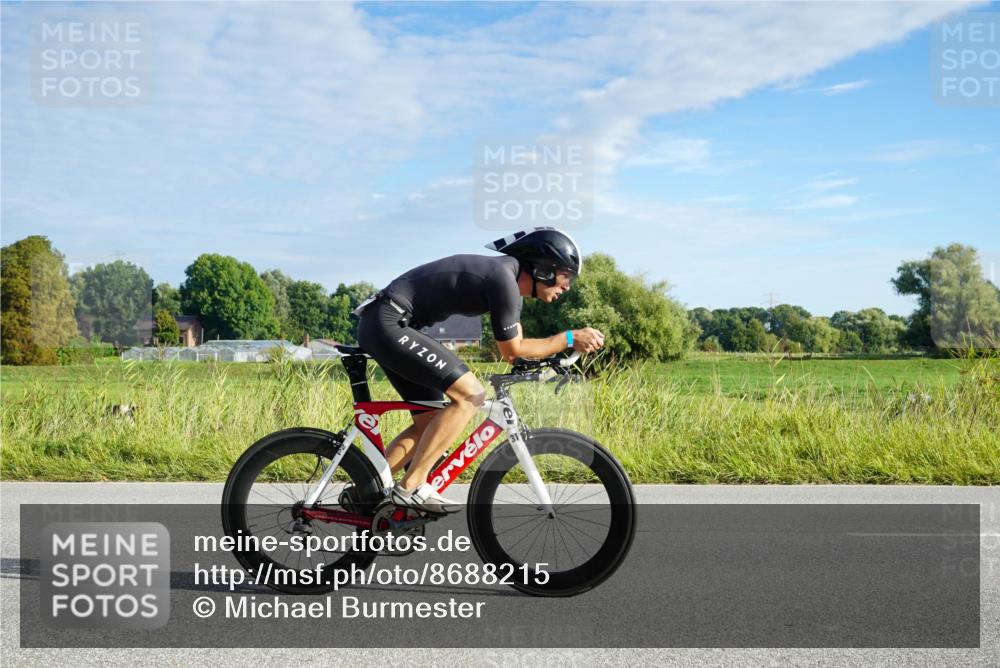 31.08.2025 - Elbe Triathlon Hamburg Michael Burmester http://msf.ph/oto/8688215 31.08.2025 08:52:54 Radfahren 230, 367, 369 meine-sportfotos.de