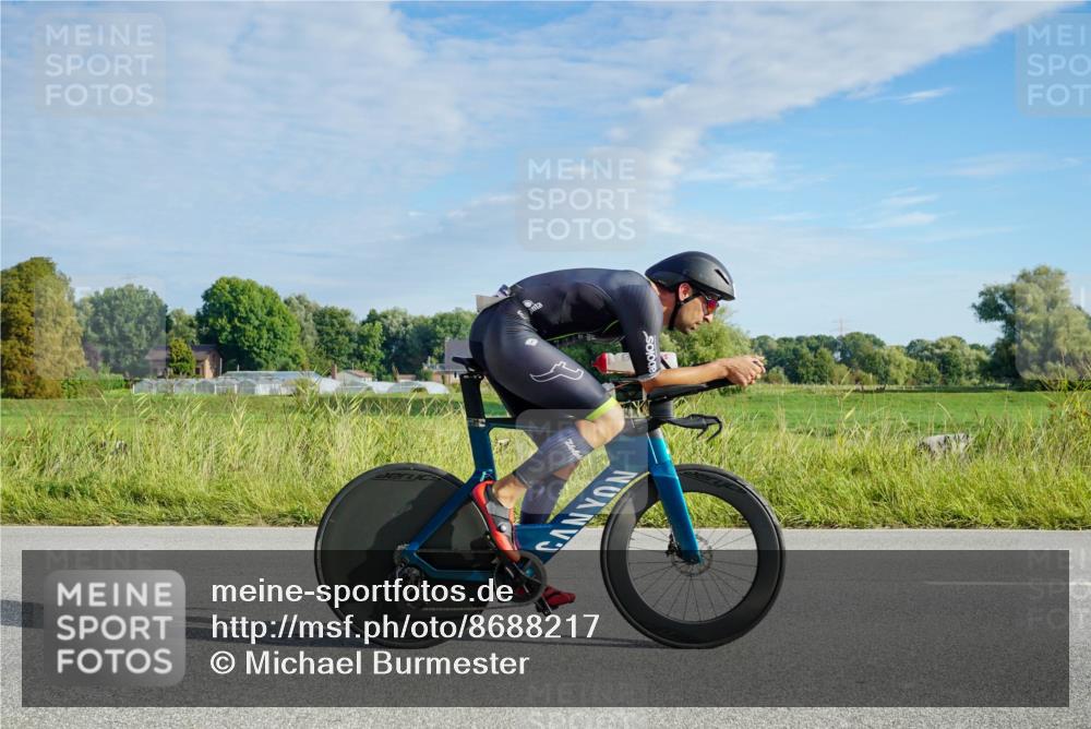 31.08.2025 - Elbe Triathlon Hamburg Michael Burmester http://msf.ph/oto/8688217 31.08.2025 08:53:00 Radfahren 230 meine-sportfotos.de