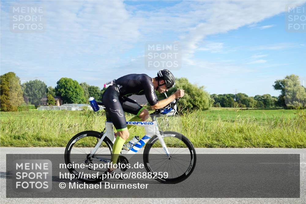 31.08.2025 - Elbe Triathlon Hamburg Michael Burmester http://msf.ph/oto/8688259 31.08.2025 08:54:03 Radfahren 229, 265 meine-sportfotos.de