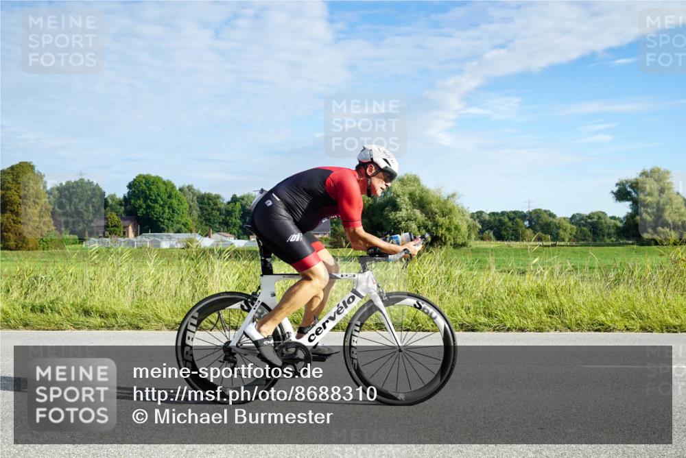 31.08.2025 - Elbe Triathlon Hamburg Michael Burmester http://msf.ph/oto/8688310 31.08.2025 08:55:51 Radfahren 279, 331 meine-sportfotos.de
