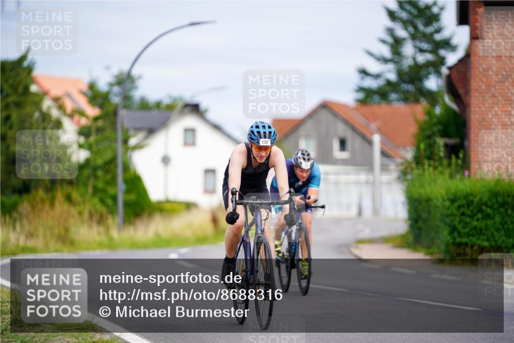 31.08.2025 - Elbe Triathlon Hamburg Michael Burmester http://msf.ph/oto/8688316 31.08.2025 15:40:55 Radfahren  meine-sportfotos.de