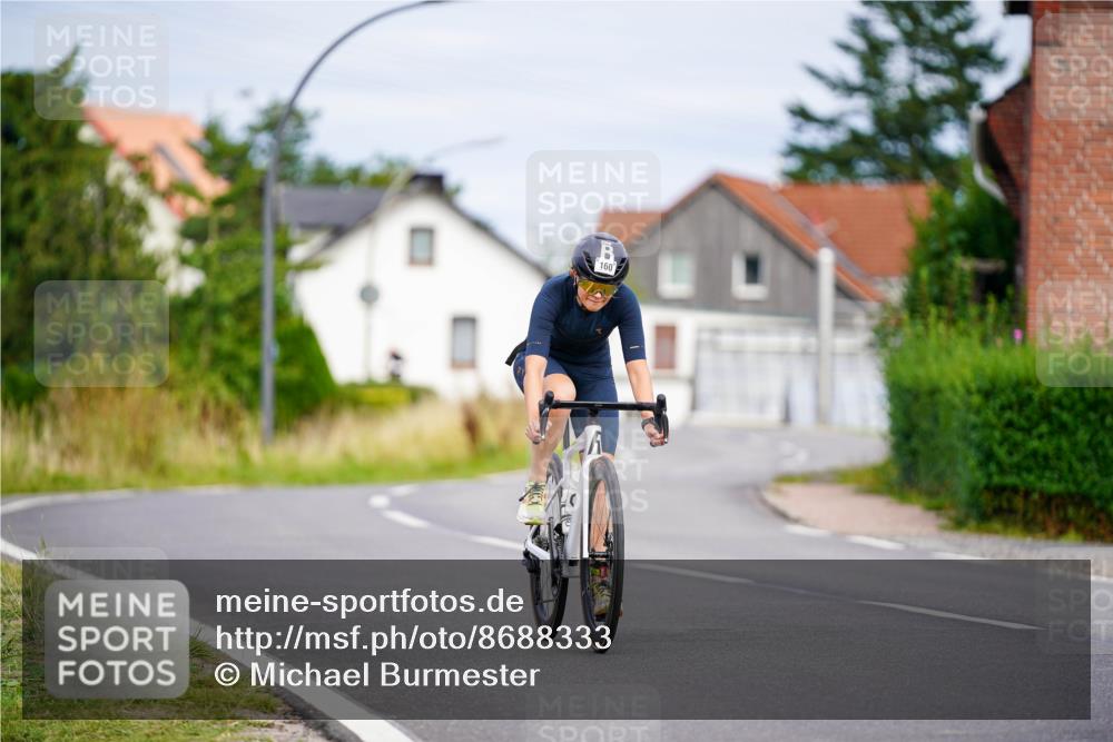 31.08.2025 - Elbe Triathlon Hamburg Michael Burmester http://msf.ph/oto/8688333 31.08.2025 15:41:33 Radfahren  meine-sportfotos.de