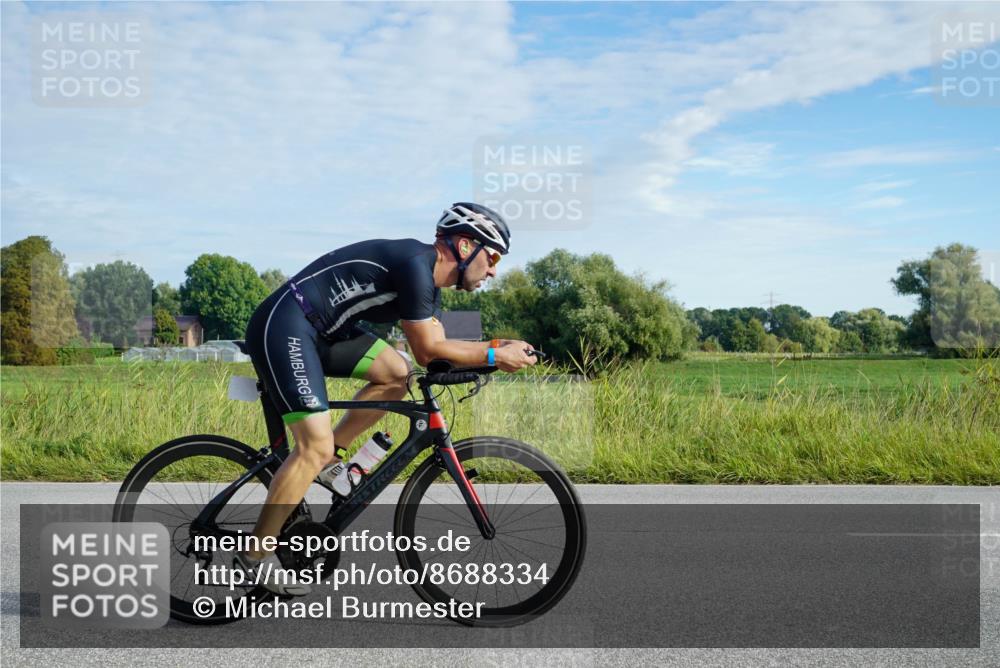 31.08.2025 - Elbe Triathlon Hamburg Michael Burmester http://msf.ph/oto/8688334 31.08.2025 08:56:43 Radfahren 267, 318, 321, 334 meine-sportfotos.de