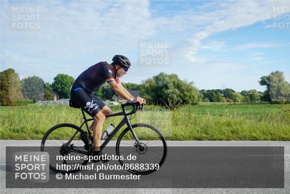 31.08.2025 - Elbe Triathlon Hamburg Michael Burmester http://msf.ph/oto/8688339 31.08.2025 08:56:49 Radfahren 195, 286, 320, 321, 334 meine-sportfotos.de