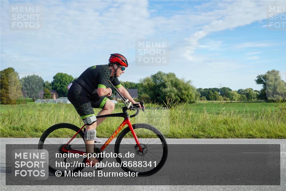 31.08.2025 - Elbe Triathlon Hamburg Michael Burmester http://msf.ph/oto/8688341 31.08.2025 08:56:53 Radfahren 195, 286, 320, 321 meine-sportfotos.de