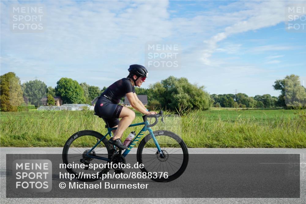 31.08.2025 - Elbe Triathlon Hamburg Michael Burmester http://msf.ph/oto/8688376 31.08.2025 08:57:42 Radfahren 261, 266, 324, 368 meine-sportfotos.de