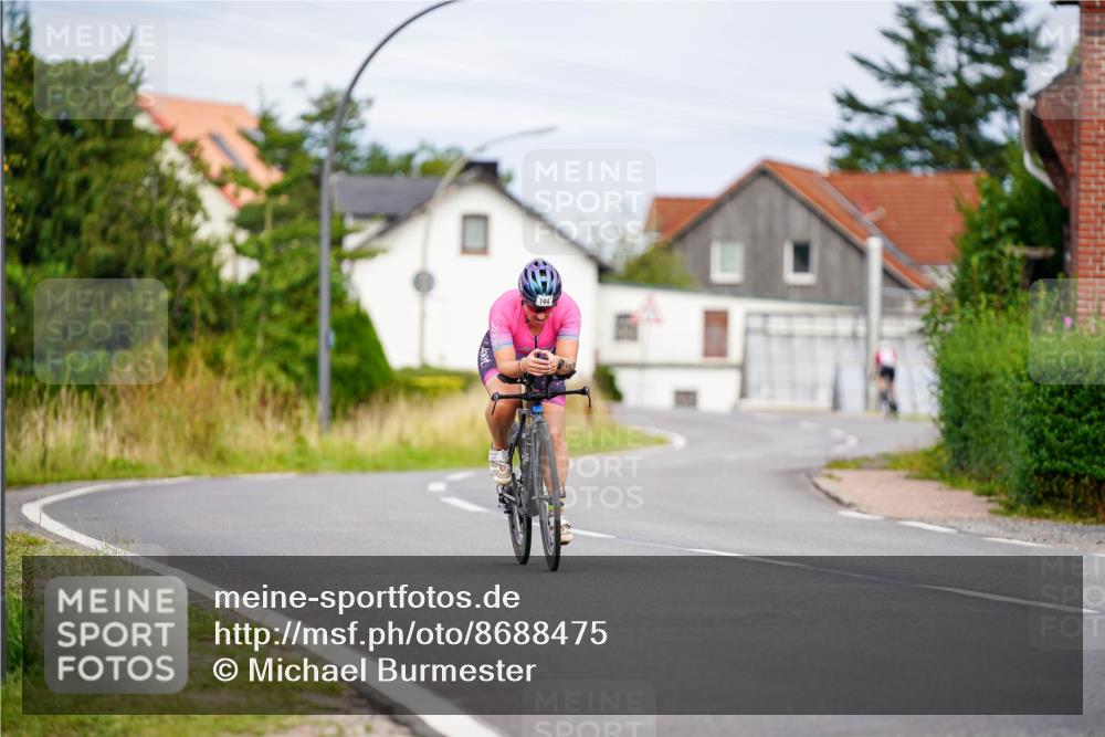 31.08.2025 - Elbe Triathlon Hamburg Michael Burmester http://msf.ph/oto/8688475 31.08.2025 15:47:14 Radfahren  meine-sportfotos.de
