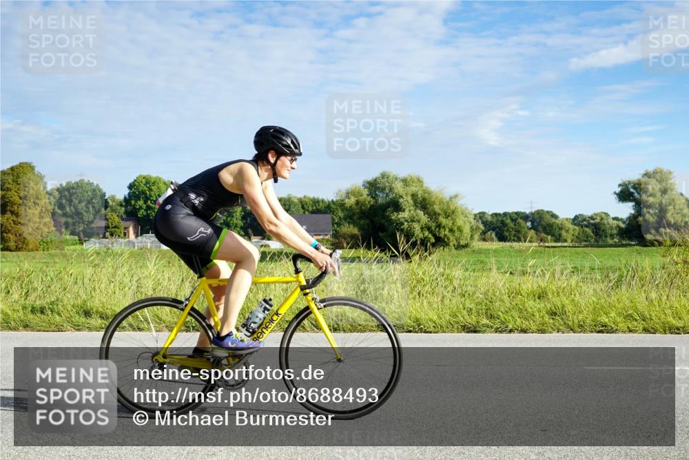 31.08.2025 - Elbe Triathlon Hamburg Michael Burmester http://msf.ph/oto/8688493 31.08.2025 09:00:21 Radfahren 297, 374, 377 meine-sportfotos.de