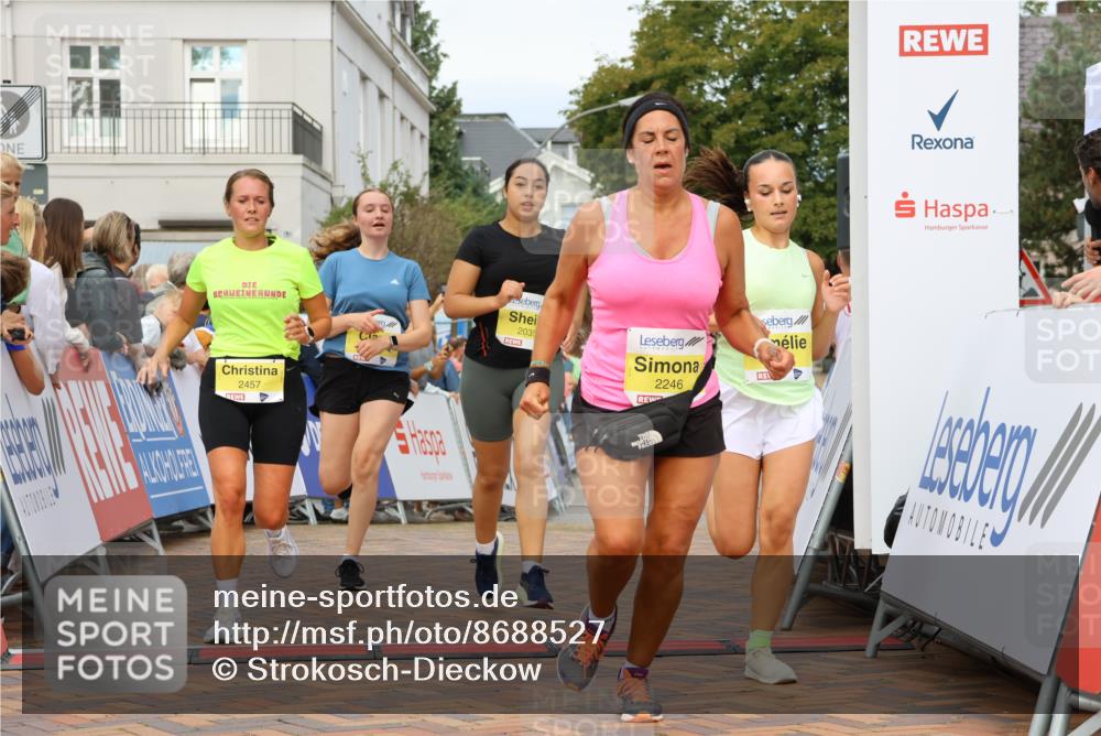 31.08.2025 - 21. Blankeneser Heldenlauf Strokosch-Dieckow http://msf.ph/oto/8688527 31.08.2025 10:29:03 Ziel 2246, 2035, 2457, 2212, 2230, 2381 meine-sportfotos.de