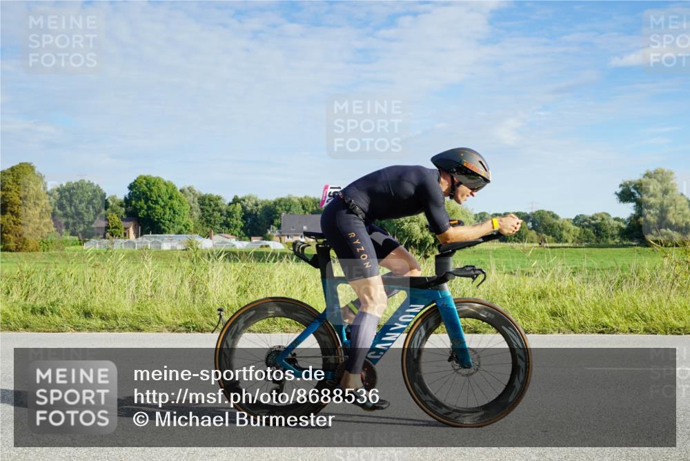 31.08.2025 - Elbe Triathlon Hamburg Michael Burmester http://msf.ph/oto/8688536 31.08.2025 09:02:03 Radfahren 176, 190, 312, 354 meine-sportfotos.de