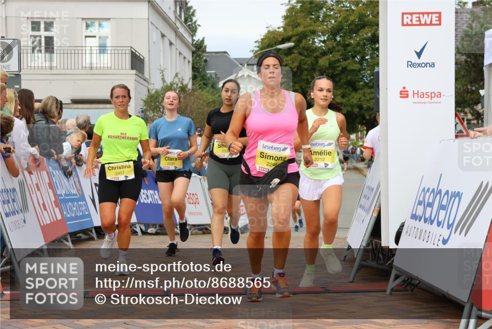 31.08.2025 - 21. Blankeneser Heldenlauf Strokosch-Dieckow http://msf.ph/oto/8688565 31.08.2025 10:29:02 Ziel 2719, 2246, 2035, 2457, 2212, 2143, 2230, 2381 meine-sportfotos.de
