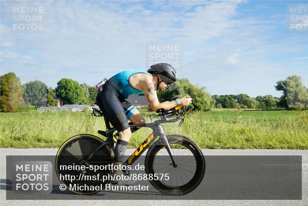 31.08.2025 - Elbe Triathlon Hamburg Michael Burmester http://msf.ph/oto/8688575 31.08.2025 09:03:37 Radfahren 380 meine-sportfotos.de