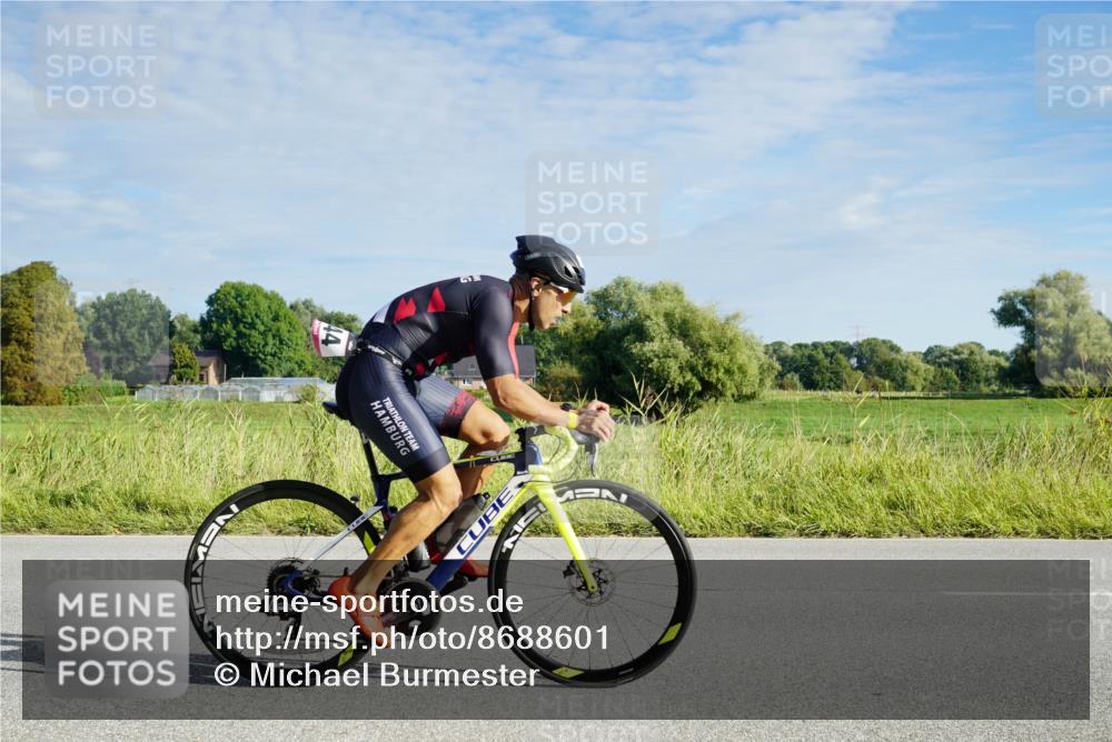 31.08.2025 - Elbe Triathlon Hamburg Michael Burmester http://msf.ph/oto/8688601 31.08.2025 09:04:31 Radfahren 244 meine-sportfotos.de