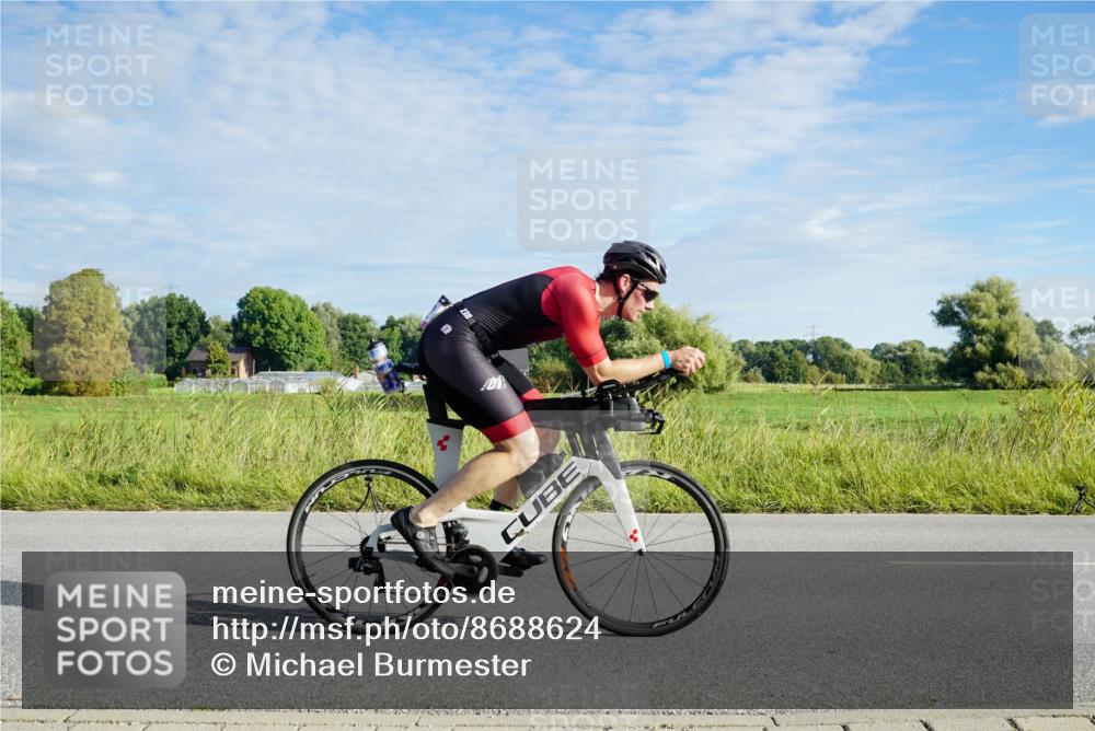 31.08.2025 - Elbe Triathlon Hamburg Michael Burmester http://msf.ph/oto/8688624 31.08.2025 09:05:05 Radfahren 332, 539 meine-sportfotos.de